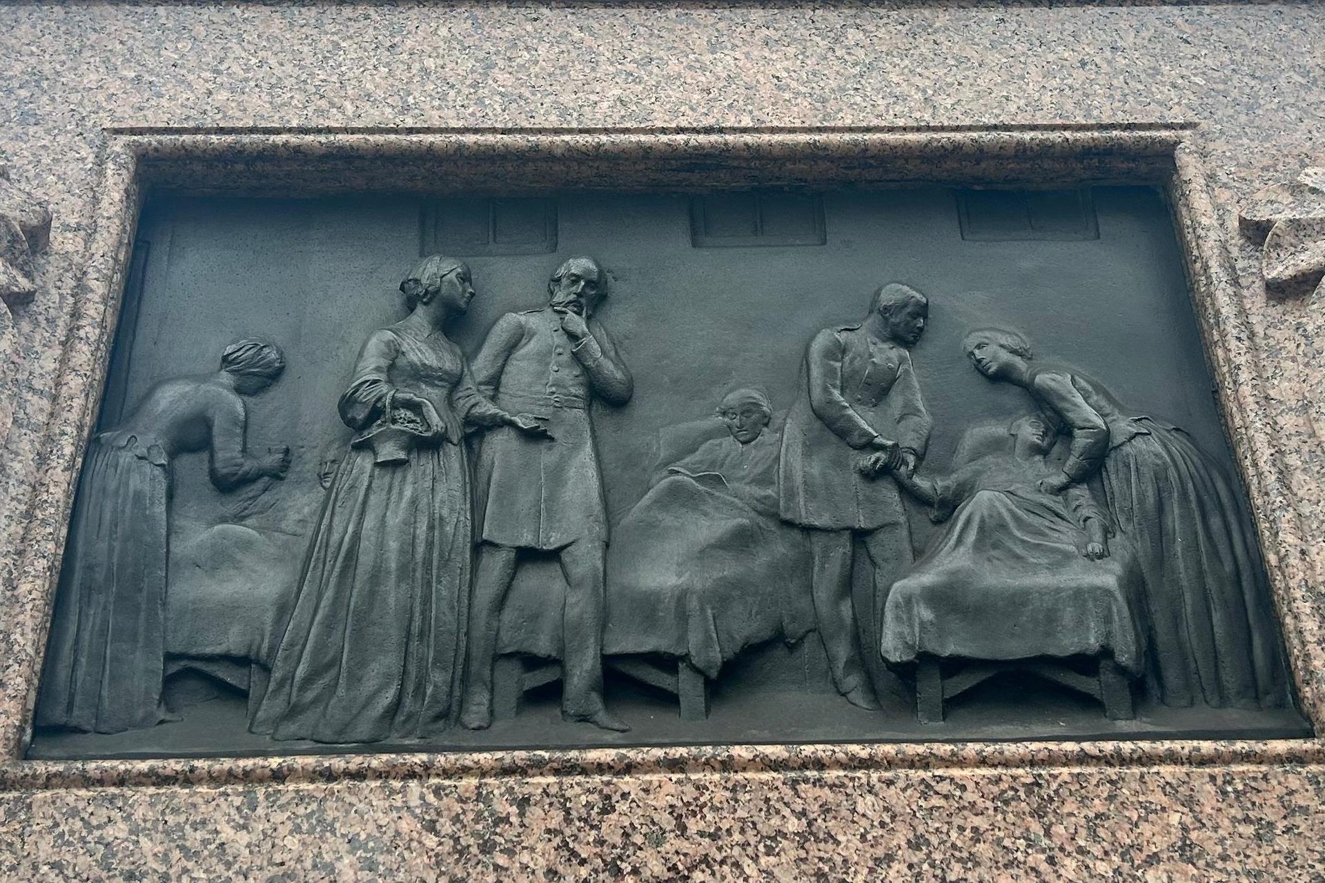 Florence Nightingale memorial, London (by Isabella Pulci) - 02.jpeg